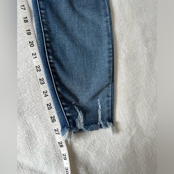 Judy Blue Hi-Rise Skinny Fit Destroyed Button-Fly Jeans - Picture 7 of 12